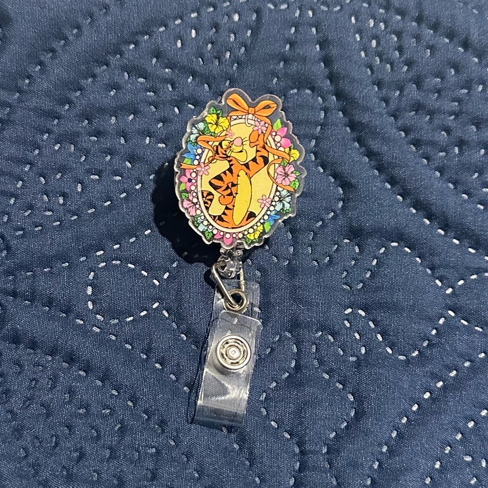 Tigger Floral Badge Reel